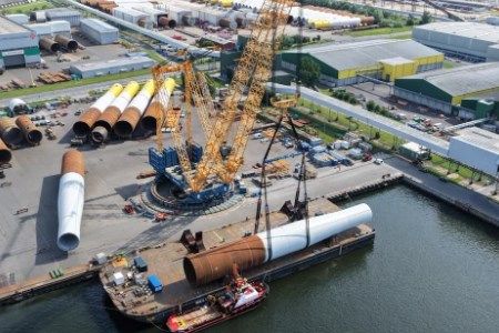 Sarens leads XXL monopiles heavy lifting tasks in Rostock for offshore wind mega-projects