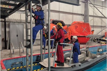 Learners complete oil and gas to wind cross-skill pilot programme in Grangemouth and Aberdeen